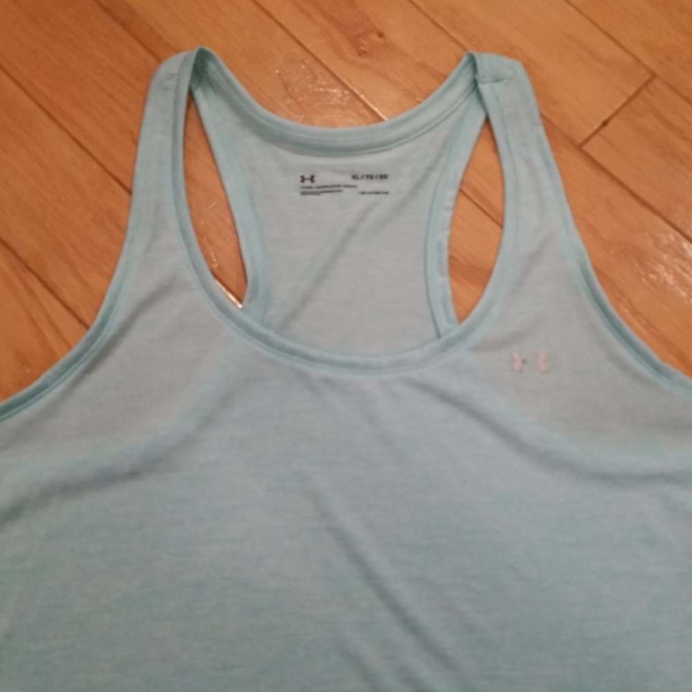 NWT Under Armour tank - Picture 3 of 6